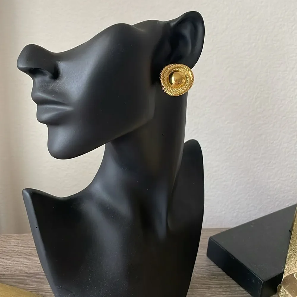 VintageāstyleāroundāearringsāN194 - Picture 5 of 5
